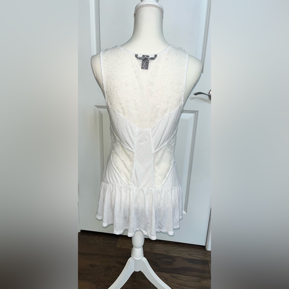 Moda (Victoria Secret) Lace Accent Ruffle Hem Tank - Picture 3 of 3